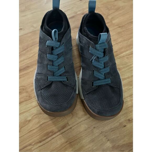 L.L. bean hiking shoes sneakers size 7 blue suede hiking comfy - Picture 1 of 5